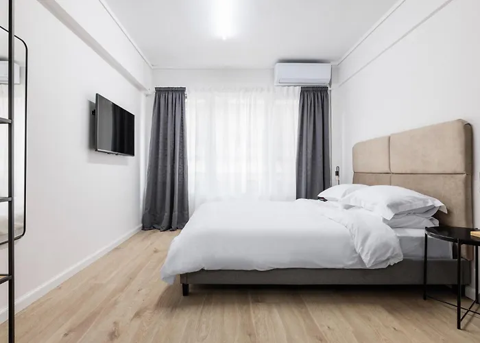 B&M Suites
